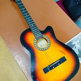 Gitara akustik satlyk