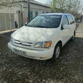 Toyota Sienna 2000