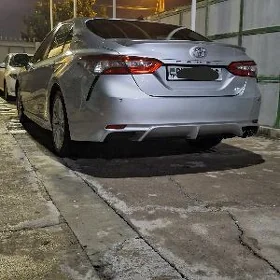 Toyota Camry 2018