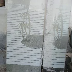 Duṣ kabynan aynalary