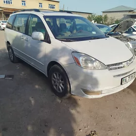 Toyota Sienna 2005