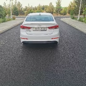 Hyundai Elantra 2018