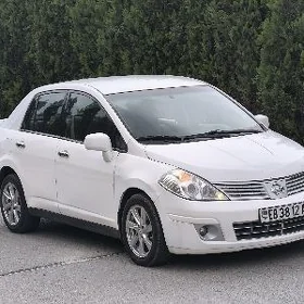 Nissan Versa 2010