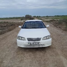 Toyota Camry 2001