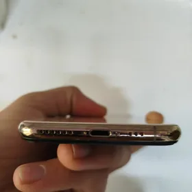 iPhone XS