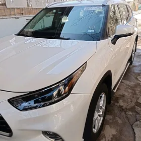 Toyota Highlander 2022