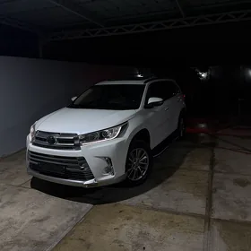 Toyota Highlander 2019