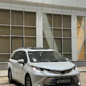 Toyota Sienna 2022