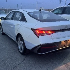 Hyundai Elantra 2025