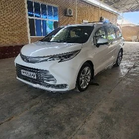 Toyota Sienna 2024