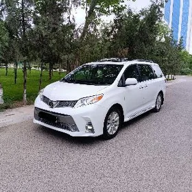 Toyota Sienna 2016