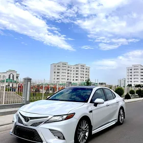 Toyota Camry 2019