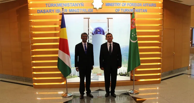 В Ашхабаде прошли переговоры глав МИД Туркменистана и Сейшельских Островов - img 2