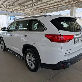 Toyota Highlander 2016