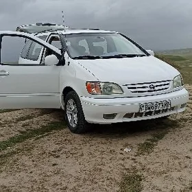 Toyota Sienna 2000