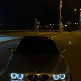 BMW E39 2000