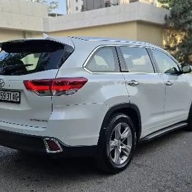 Toyota Highlander 2019