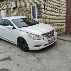 Hyundai Sonata 2011