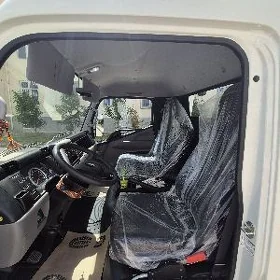 Mitsubishi Canter 2025