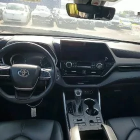 Toyota Highlander 2023