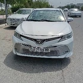 Toyota Camry 2020
