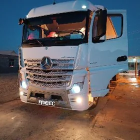 Mercedes-Benz ACTROS 3331 2014