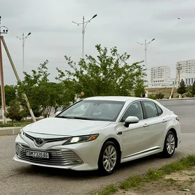 Toyota Camry 2018