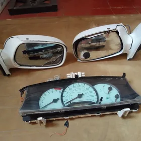 Боковые зеркала и прибор