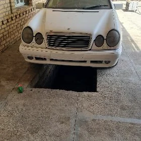 Mercedes-Benz E55 AMG 1998