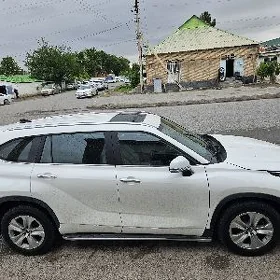 Toyota Highlander 2024