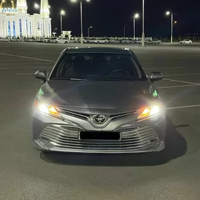 Toyota Camry 2018