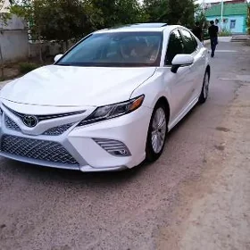 Toyota Camry 2018