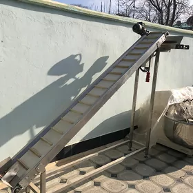 Konweyr onumcilik ucin