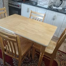 кухонный гарн и стол со стулья