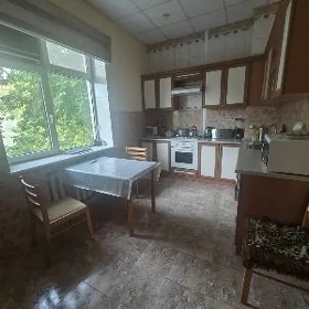Центр 4ком. 135 м² Ким район