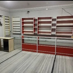 Magazynyn icindaki polkalar