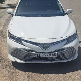 Toyota Camry 2018