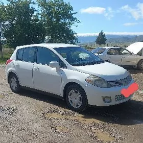Nissan Versa 2012