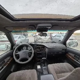 Nissan Pathfinder 2000