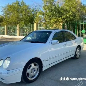 Mercedes-Benz E320 2000