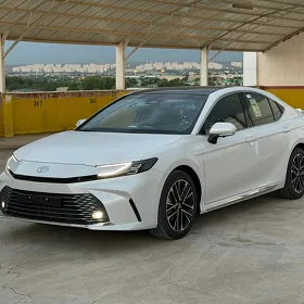 Toyota Camry 2025
