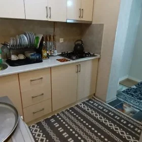 Satlyk 11 mkr 1 etaj 1 komnat