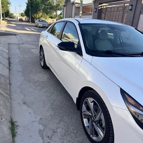 Hyundai Elantra 2021