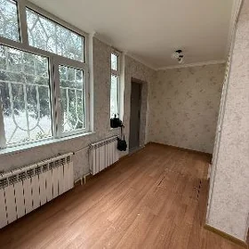 11мкр 2 комн 2 этаж