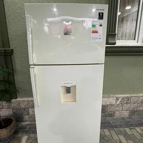 Холодильник Samsung