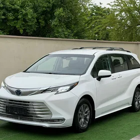 Toyota Sienna 2021