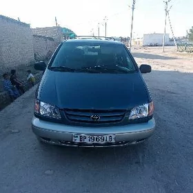 Toyota Sienna 2001