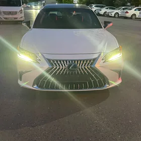 Lexus ES 350 2022