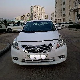 Nissan Versa 2012