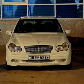 Mercedes-Benz C320 2001